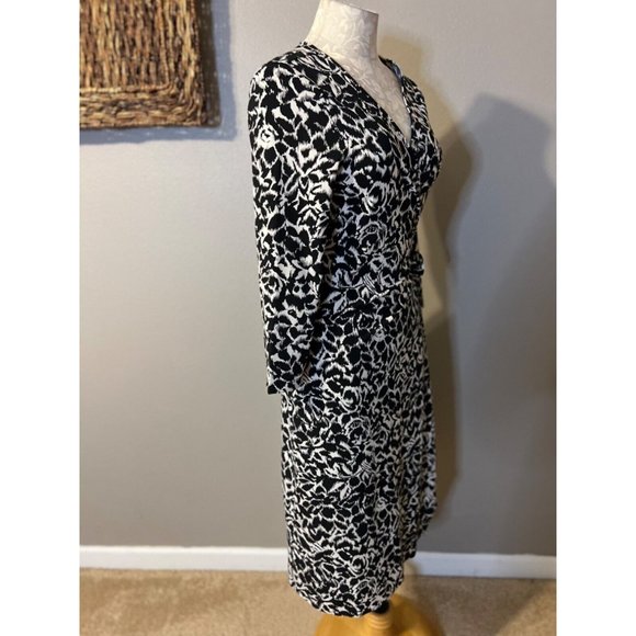 BCBGMaxAzria Dress M Medium Wrap Stretch Career Church Black Ivory Washable - Picture 6 of 13